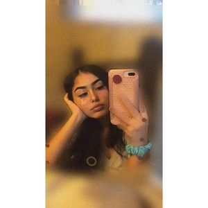 Meet your Posher, Ella